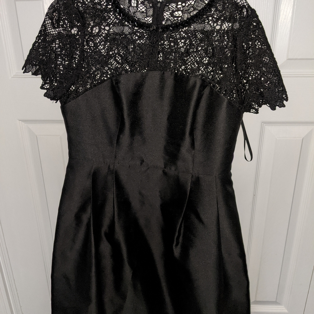 Dress - Picture 3 of 3